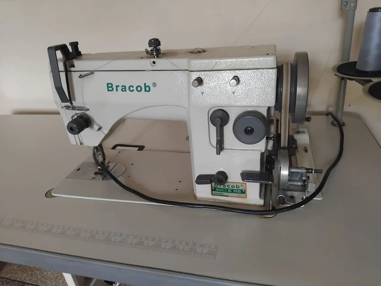 Máquina de Costura Industrial Bracob (costura reta e zig-zag)