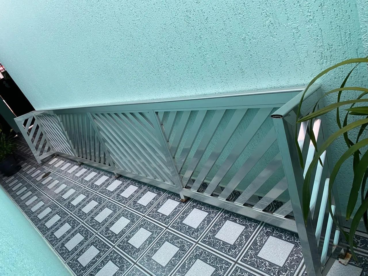 Área externa com grade. - Foto 2