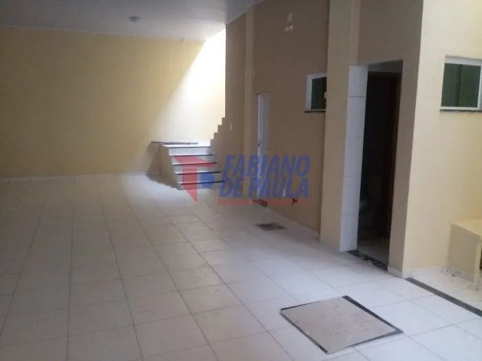 Vende-se excelente prédio residencial e comercial no bairro Santa Clara. - Foto 2