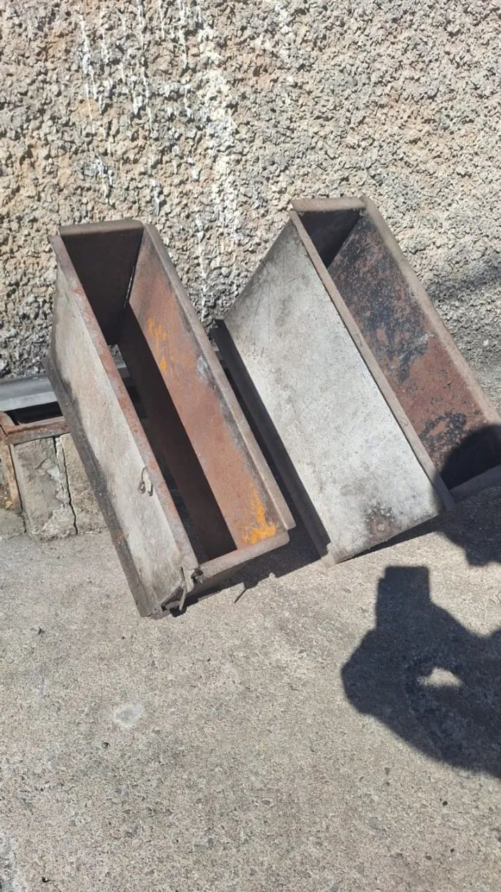 Concrete block mold64254001521409122
