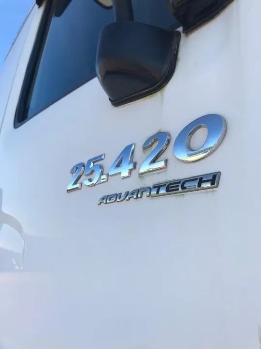 Volkswagen | 25-420 Constellation 6x2 (diesel) - Foto 3