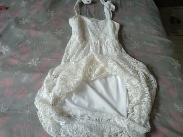 Vestido midi de renda com recorte e amarração alça larga off white C&A - Foto 3