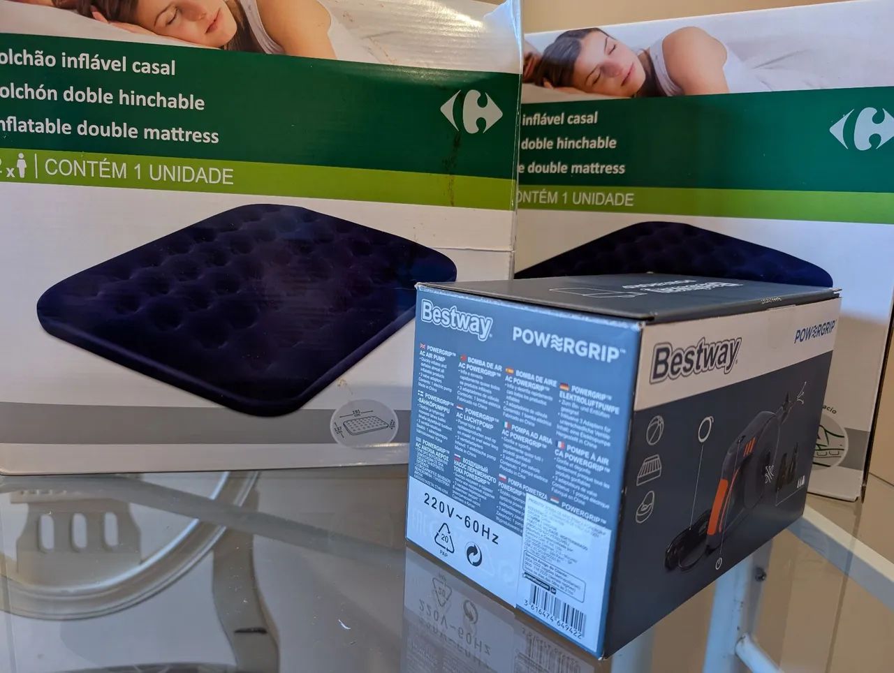 Colchão de ar e bombinha elétrica de enchimento 