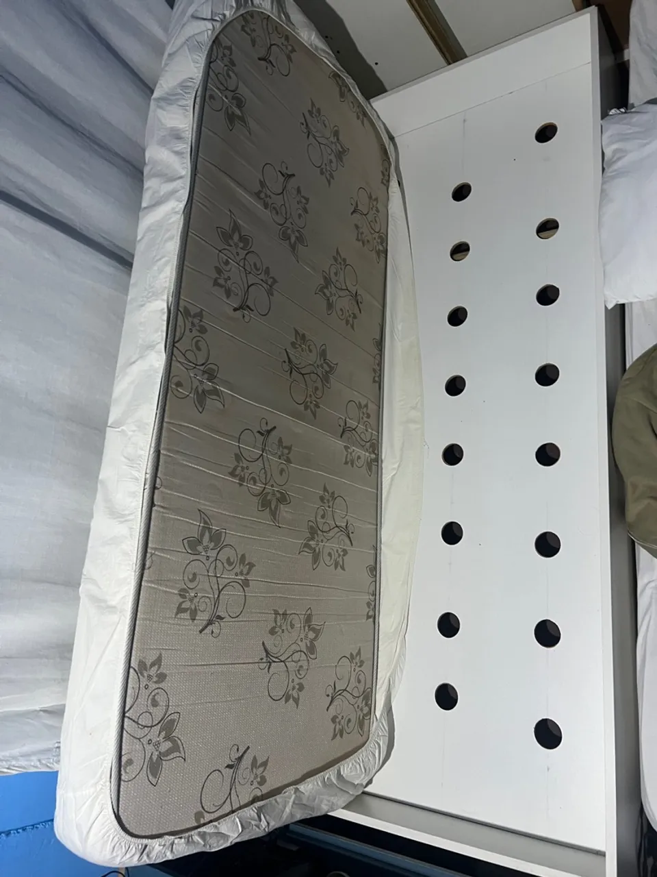 Vendo cama de solteiro duas em uma