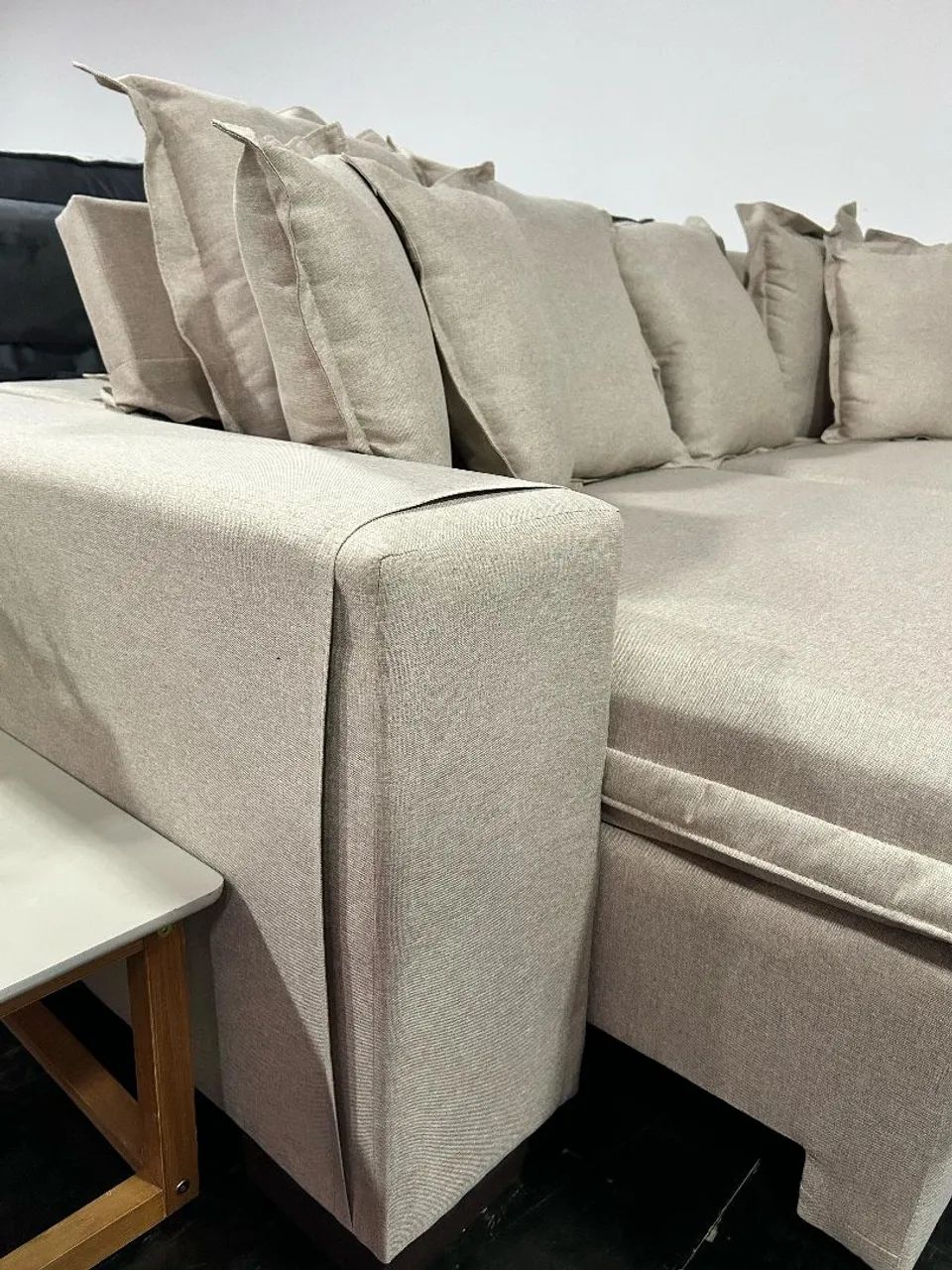 Sofá de canto bege com chaise - Foto 2