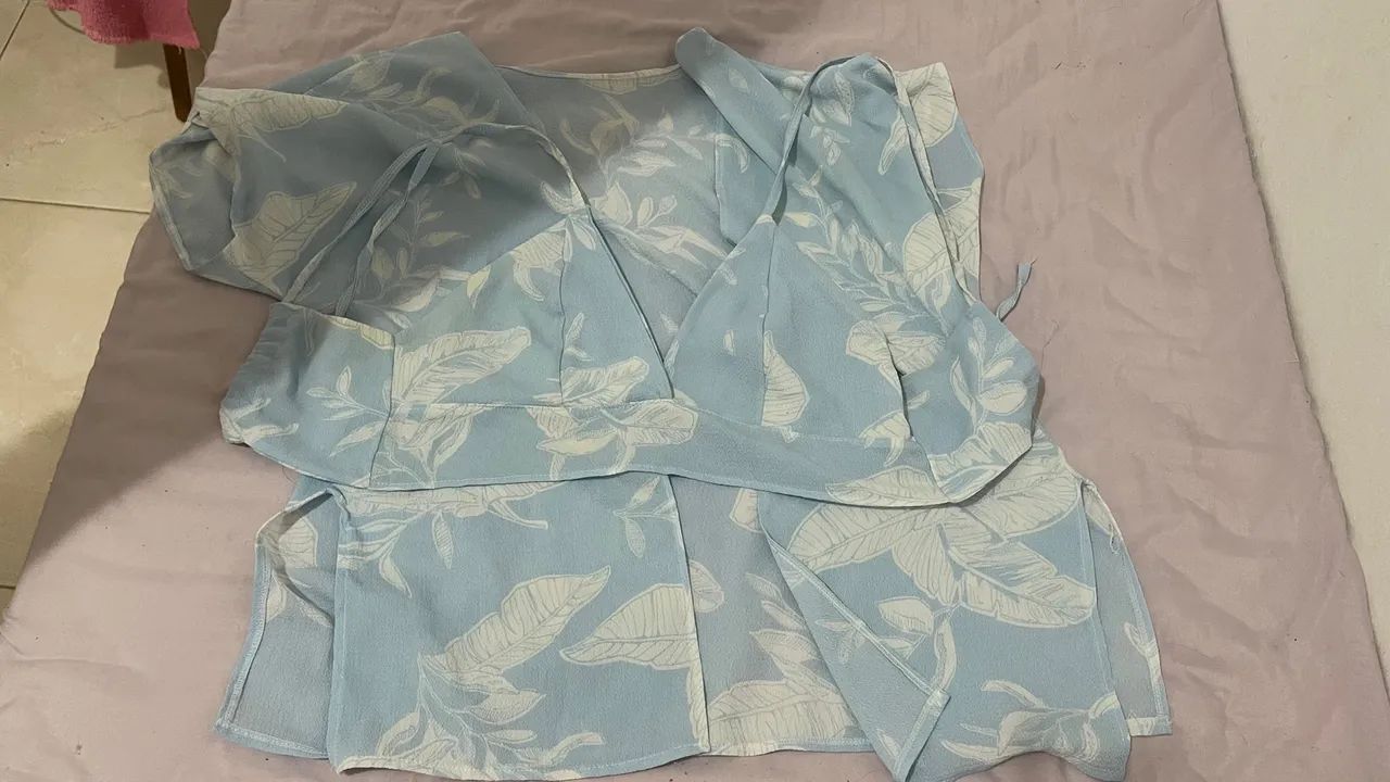 Roupas praianas nunca usadas à venda!