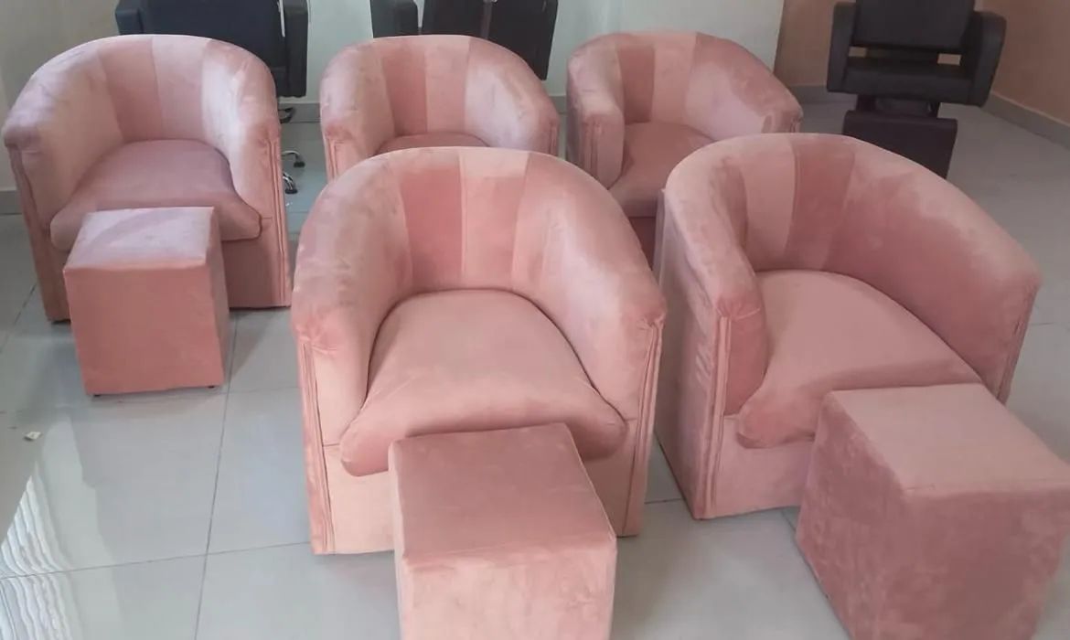 Conjunto de Poltronas Rosas de Veludo
