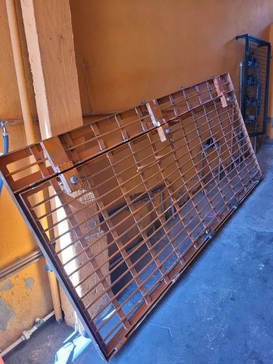 Gra em aço maciço em ótimo estado - Foto 5