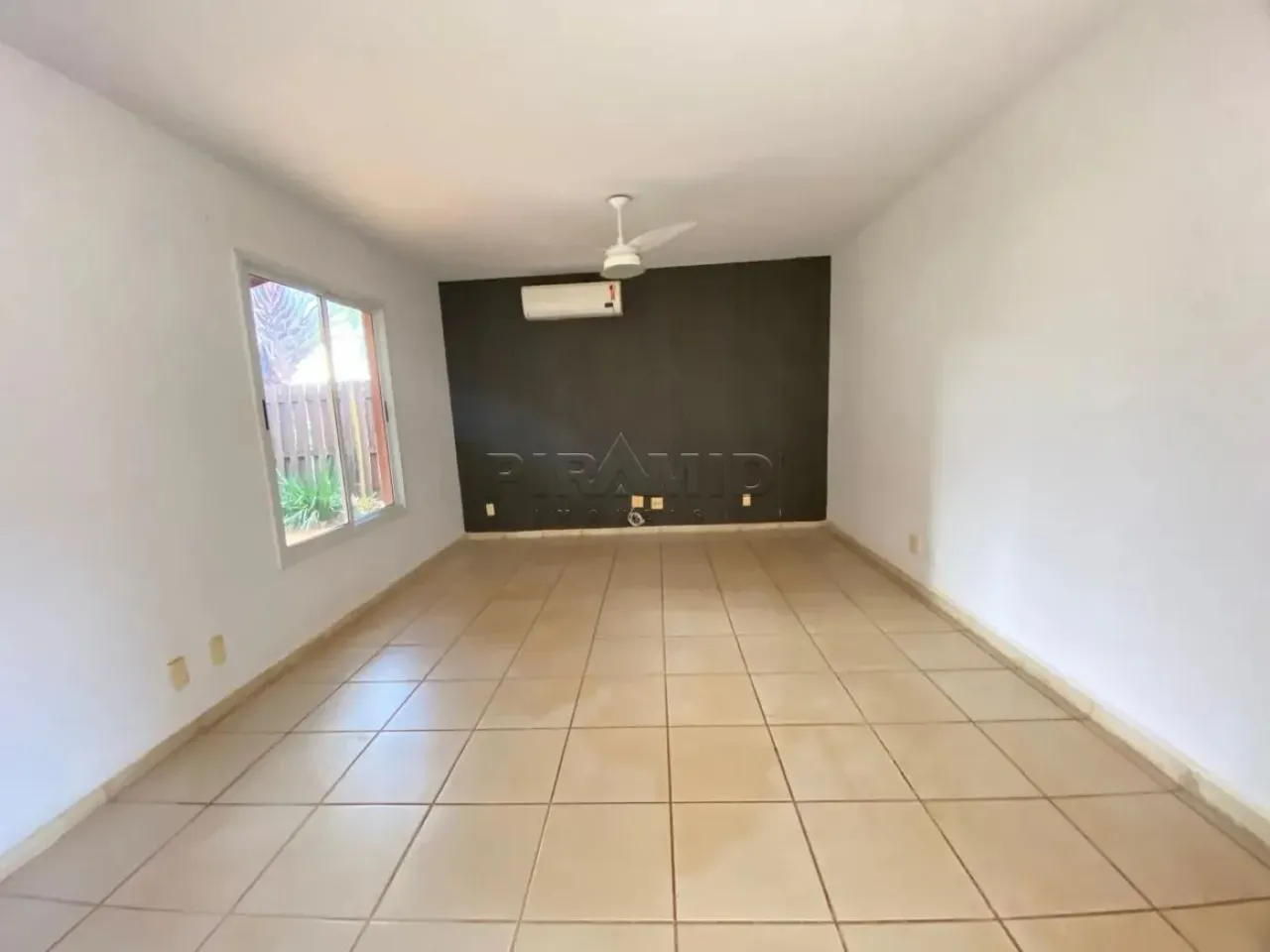 Sobrado em condomínio fechado, bairro Bosque dos Juritis, Zona Sul em Ribeirão Preto/SP.
