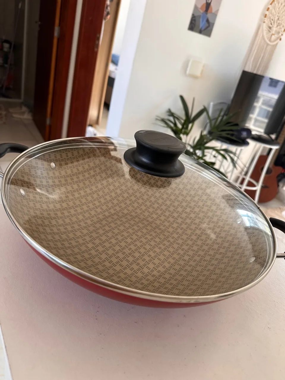 Panela Wok Tramontina com tampa de vidro semi nova
