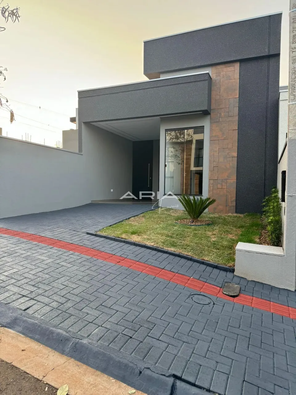 Casa à Venda no Condomínio Morada das Flores - Azaleias