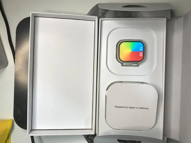 Apple Watch Ultra 2 Titanium - 49mm - Novo