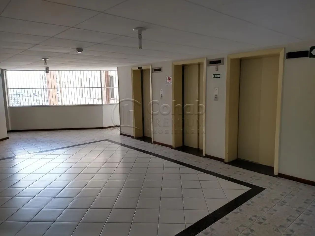 Sala Comercial com 25m² para Locação no Bairro Centro - Foto 9
