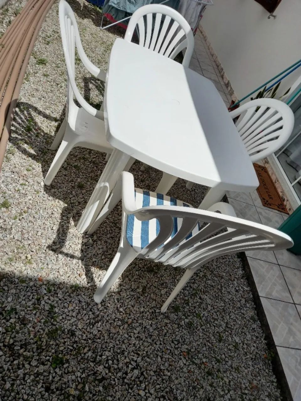 Mesa retangular com 4 cadeiras ótimo estado64842834689025120