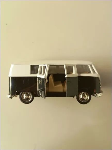 Carro Colecionável / Miniatura - Volkswagen Kombi (Novo - Original) - Foto 3