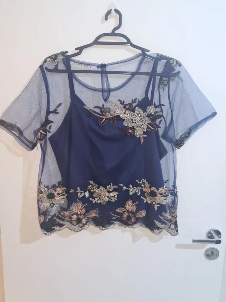 blusa azul escuro tam. p em tule - Foto 2