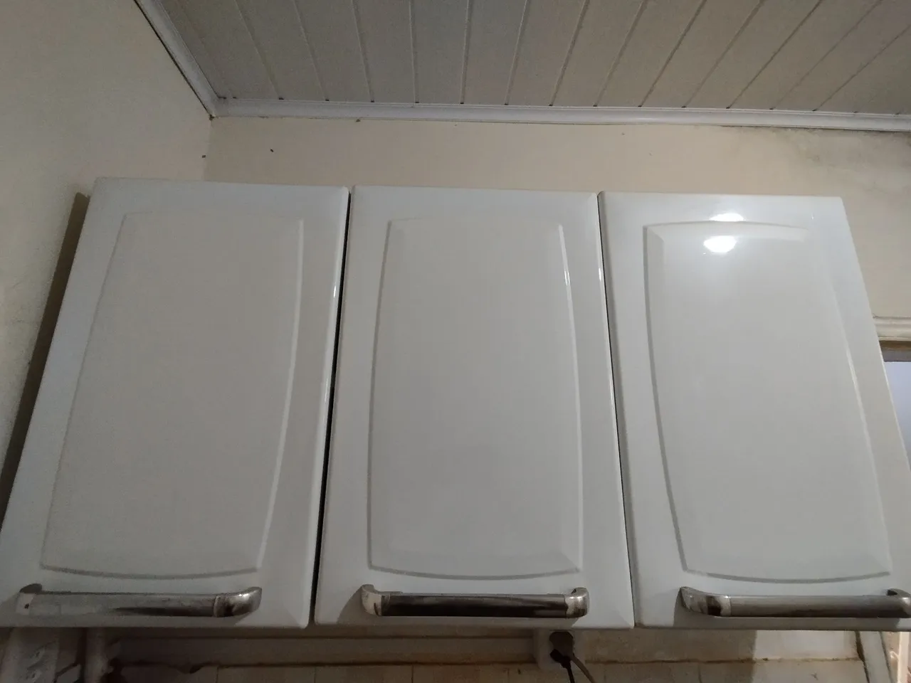 Armário de cozinha branco