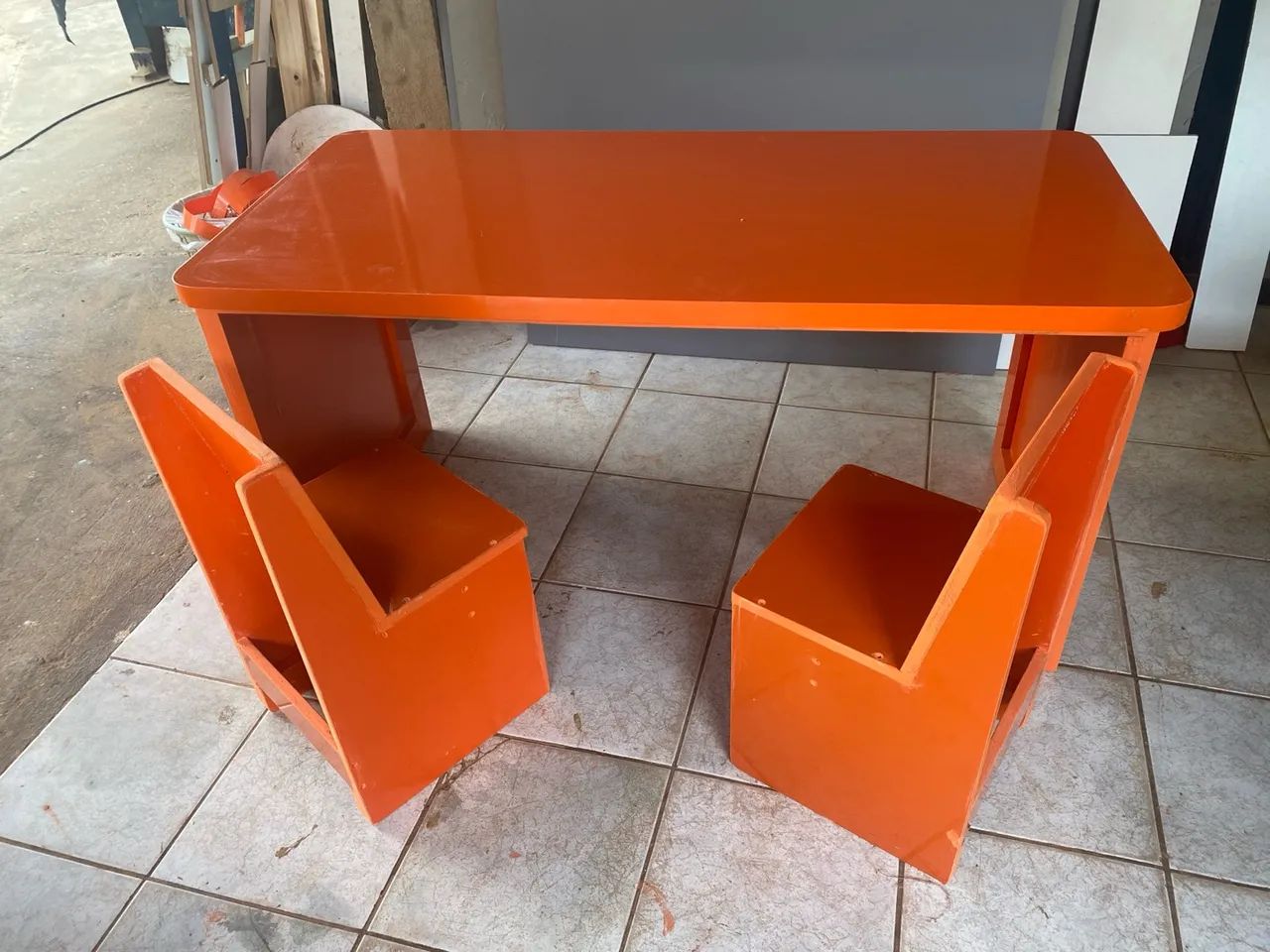 Mesa Infantil Laranja com 2 Cadeiras - Foto 2