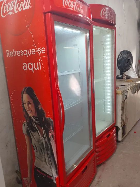 Freezer Esposito da coca cola com garantia de 3 mes