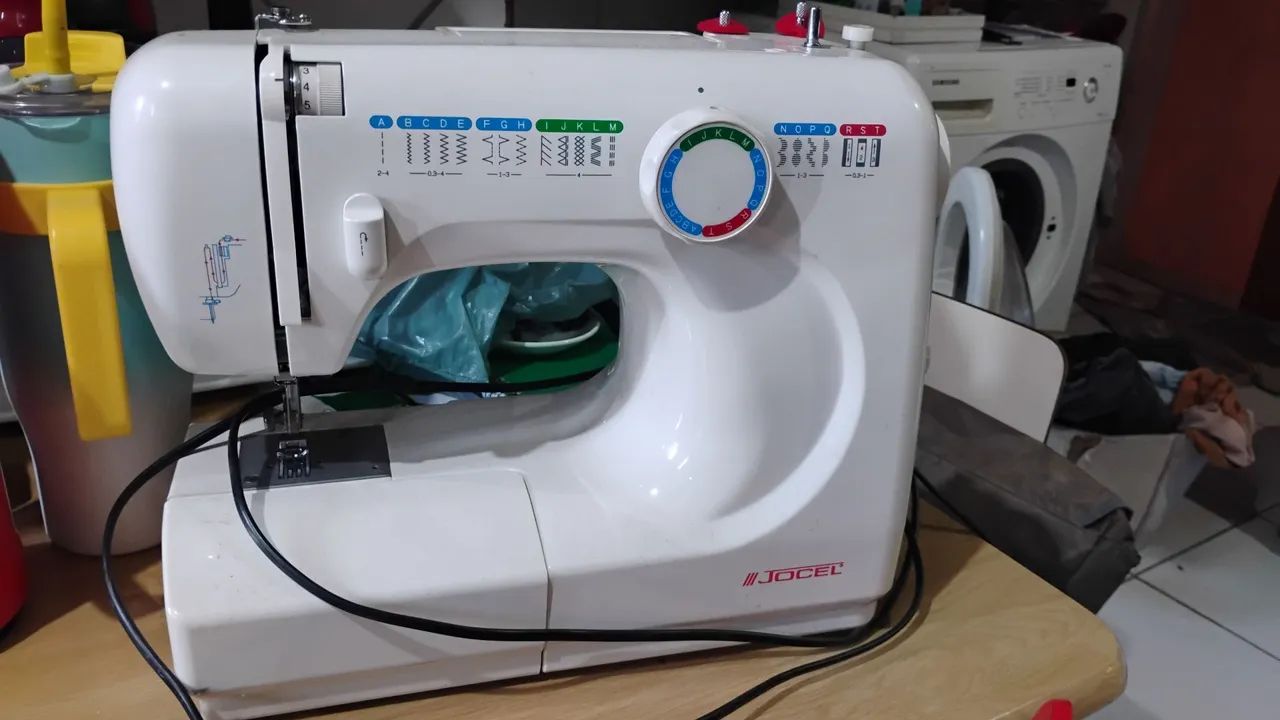 Máquina de costura jocel