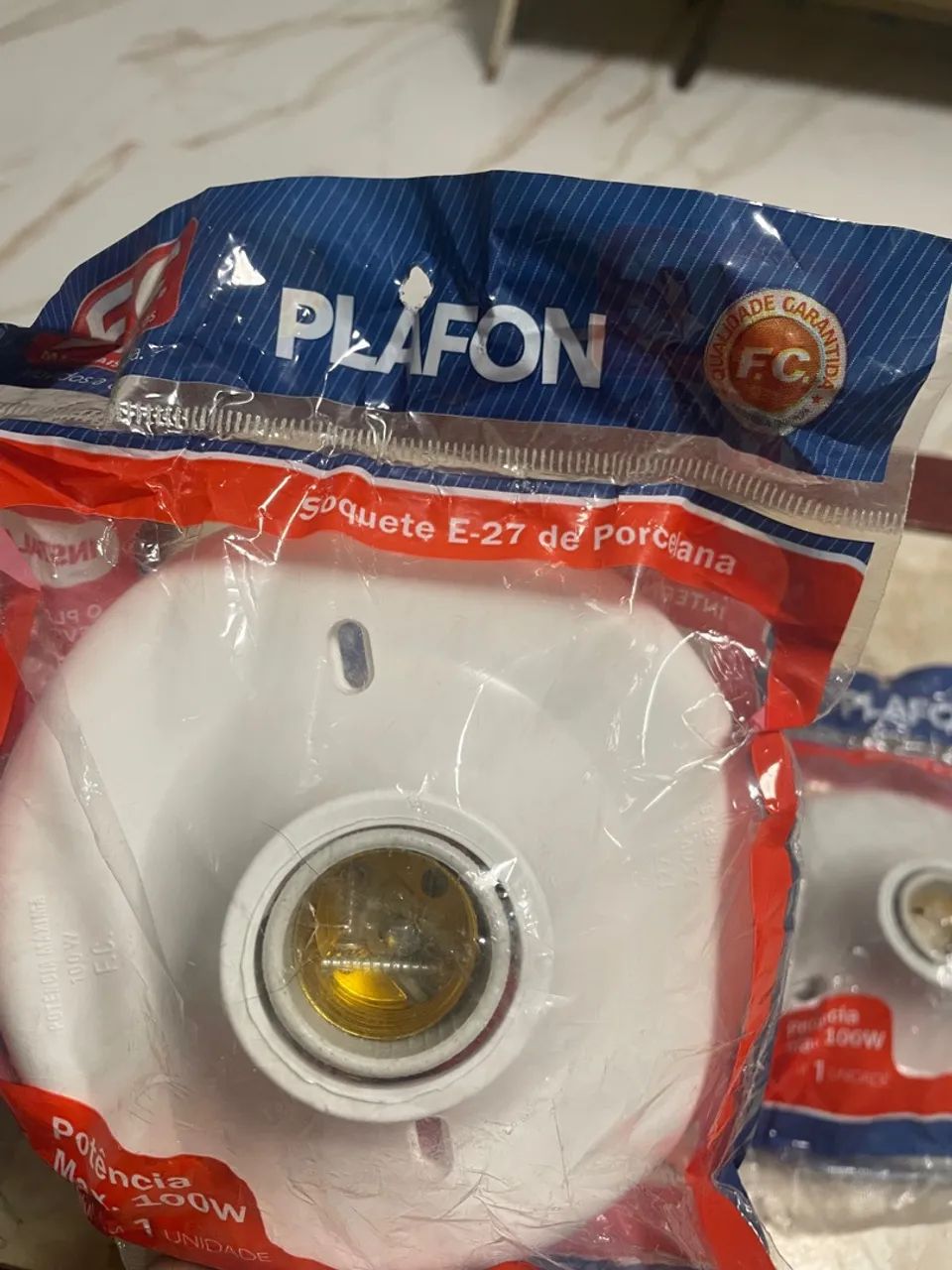 3 Soquete para Lâmpada E27 - Plafon - 100W - Foto 2