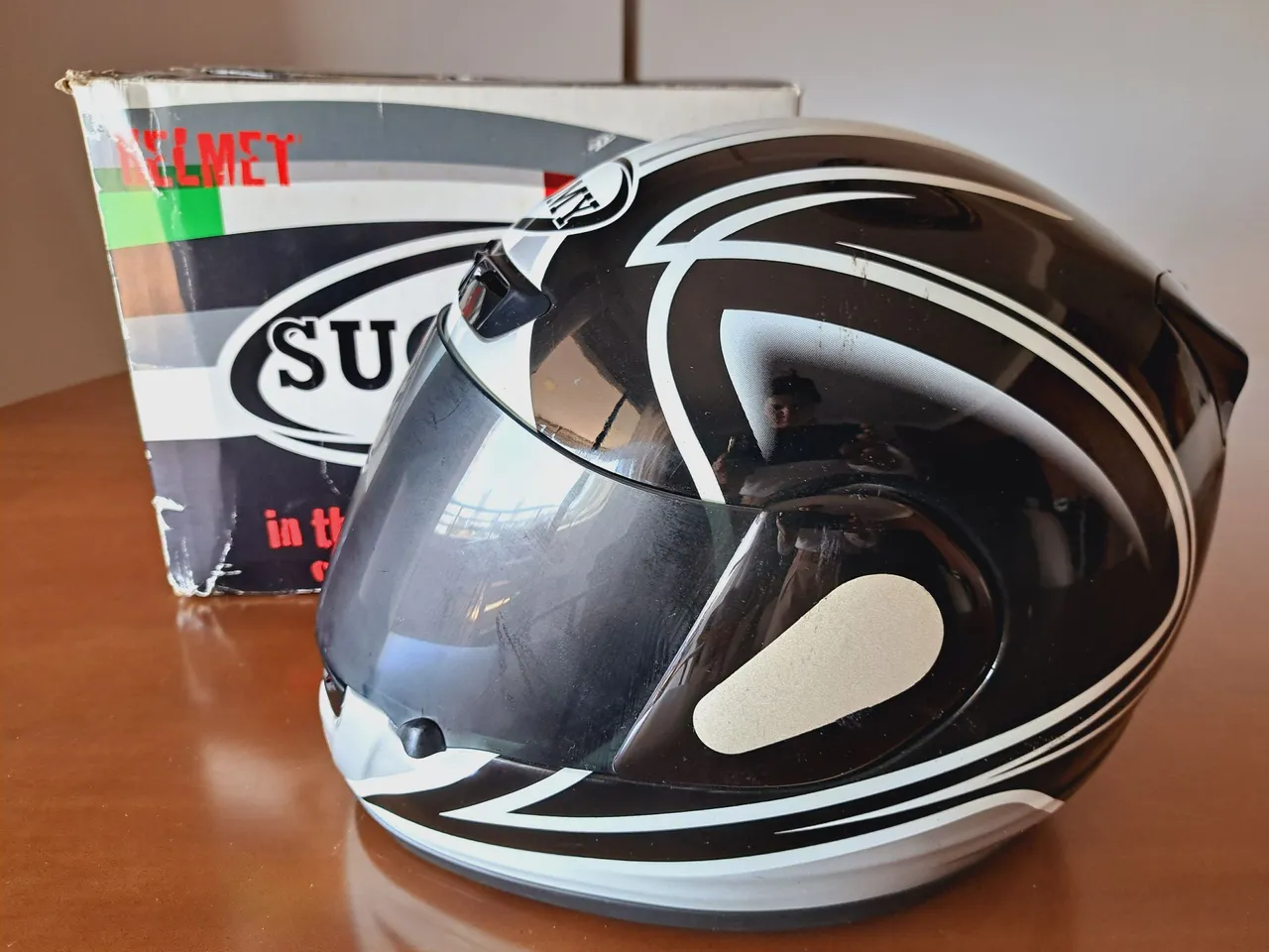 Capacete SUOMY para Motocicleta - Preto-usado com Design!