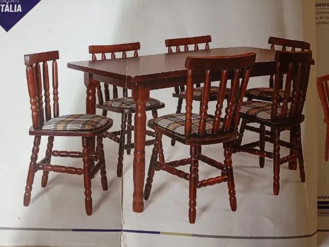 Mesa com seis cadeiras