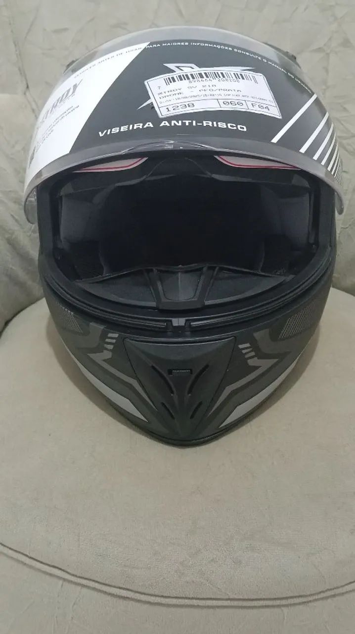 Capacete xtroy tamanho 60 com óculos NOVO - Foto 4