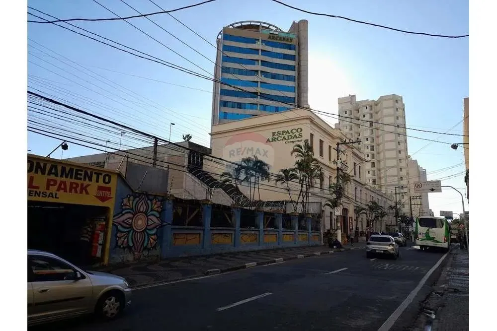 Sala para locação no Edificio Arcadas, Centro de Campinas, com 208m² por R$ 12.896,00 mens