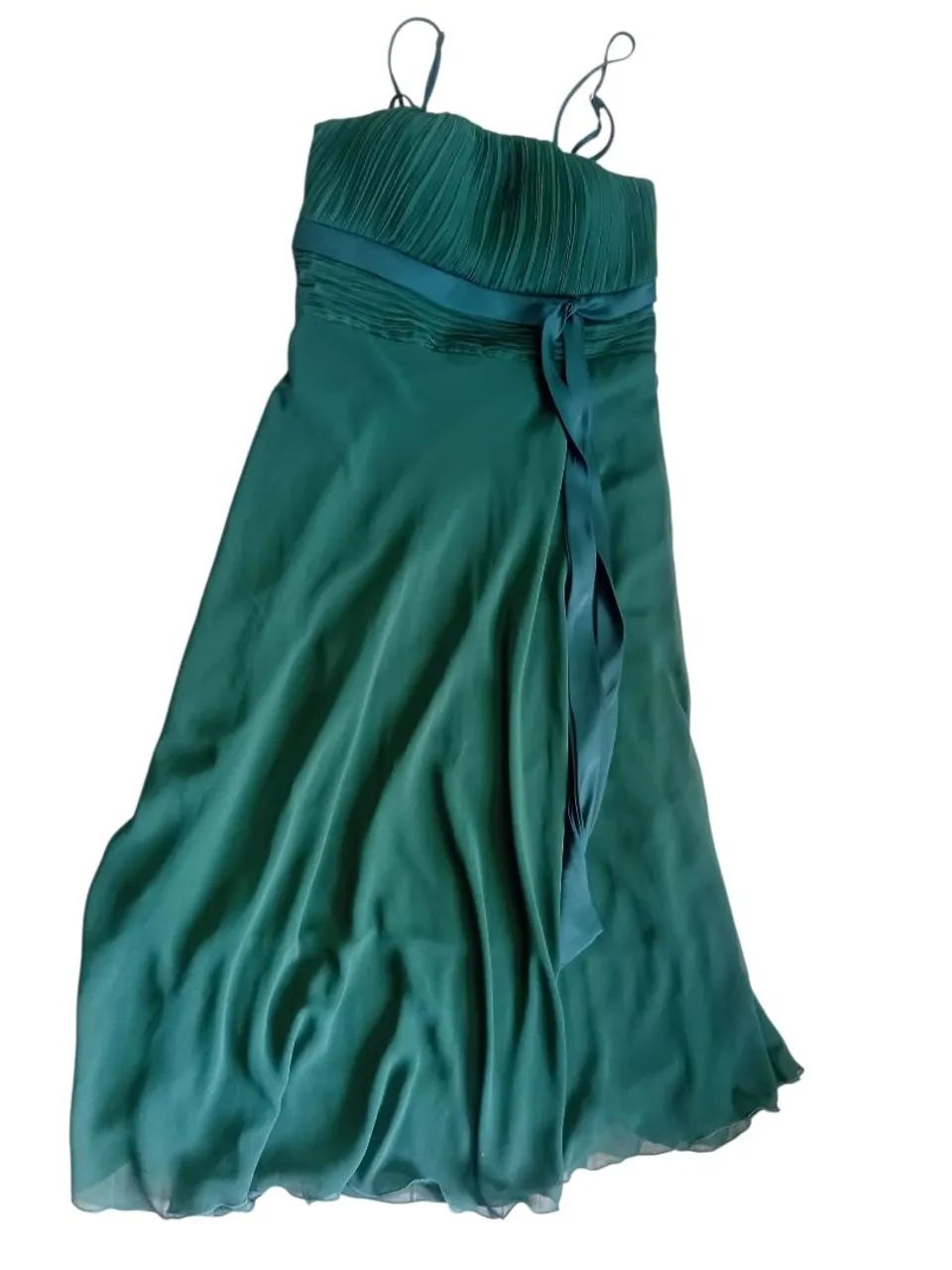 Vestido Verde Elegante com Detalhes