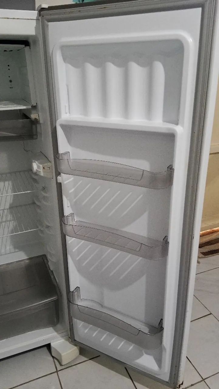 Geladeira Esmaltec - Foto 3