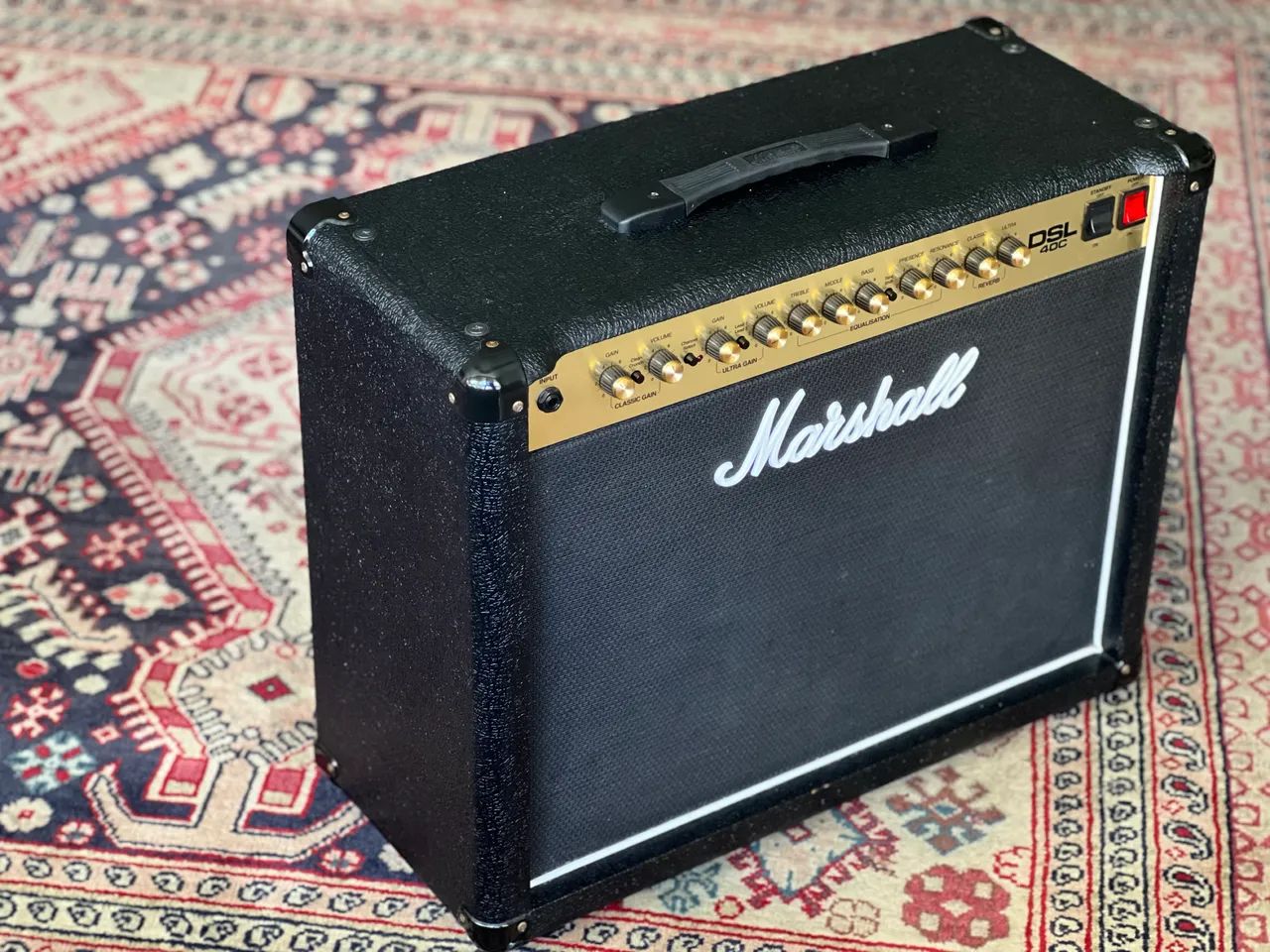 Marshall DSL40C com Celestion V30 - Foto 5