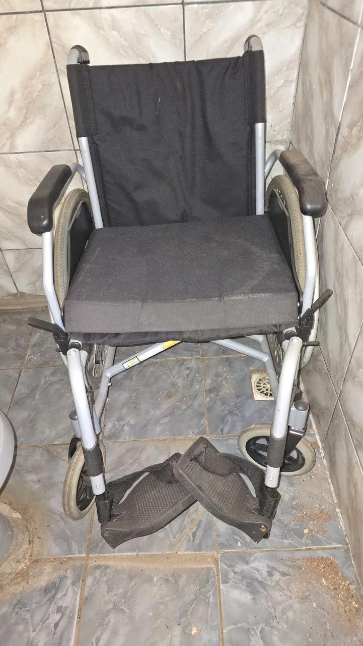 Cadeira de rodas - Foto 2