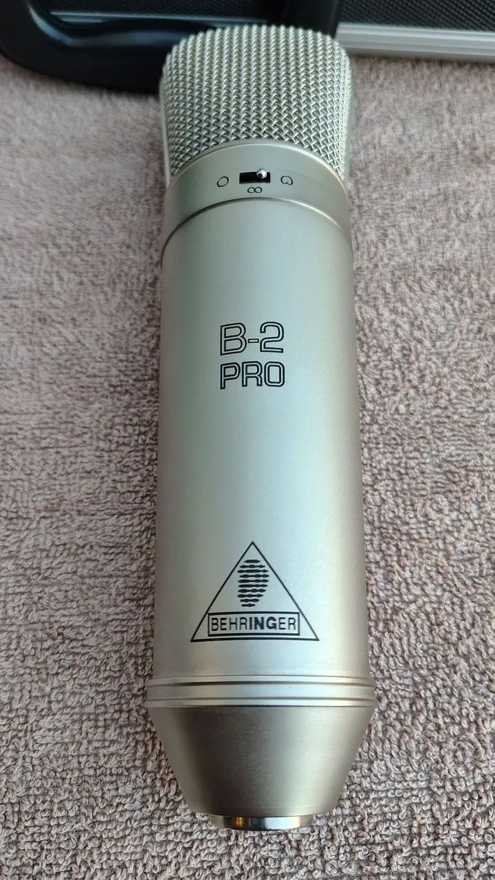 Microfone B2 pro behringer