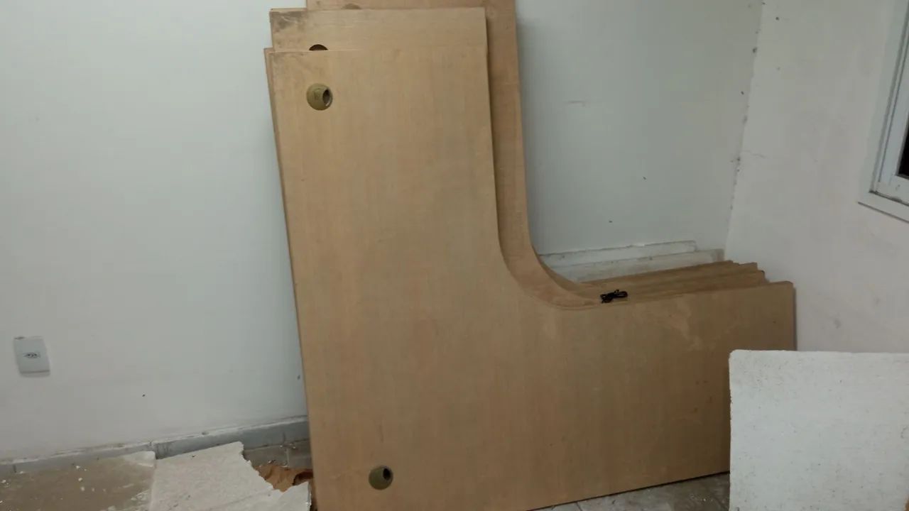 Mesa em L para escritorio