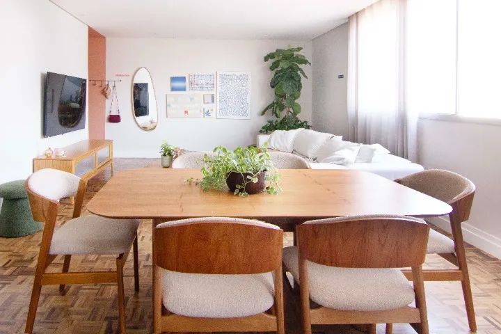 Mesa de Jantar 1,80m x 1m - Um ano de uso - Foto 2