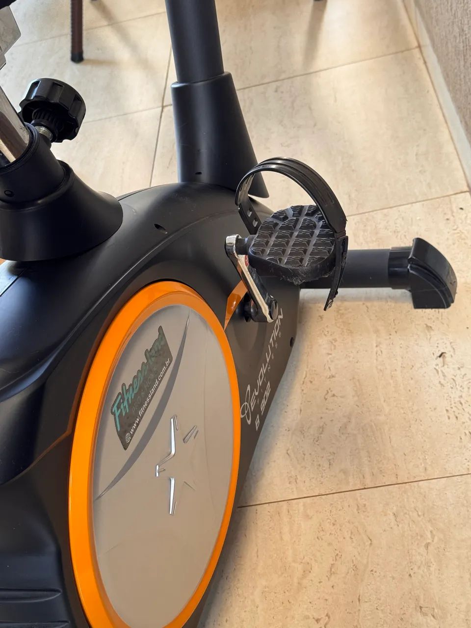 Bicicleta Ergométrica Evolution Fitness - Ótimo Estado - Foto 4