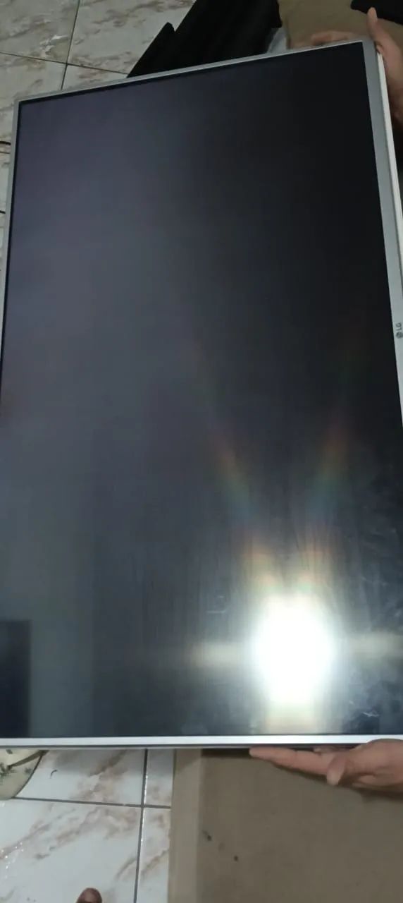 Televisão LG 32 polegadas leia o anúncio 