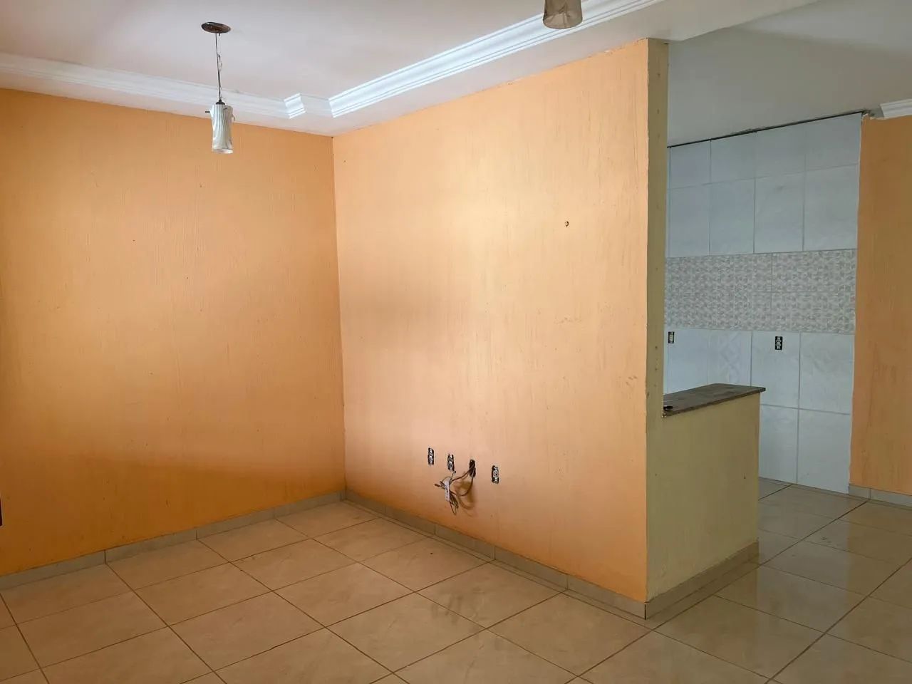 Casa plana com 3 quartos, 2 banheiros, 4 vagas - Foto 2