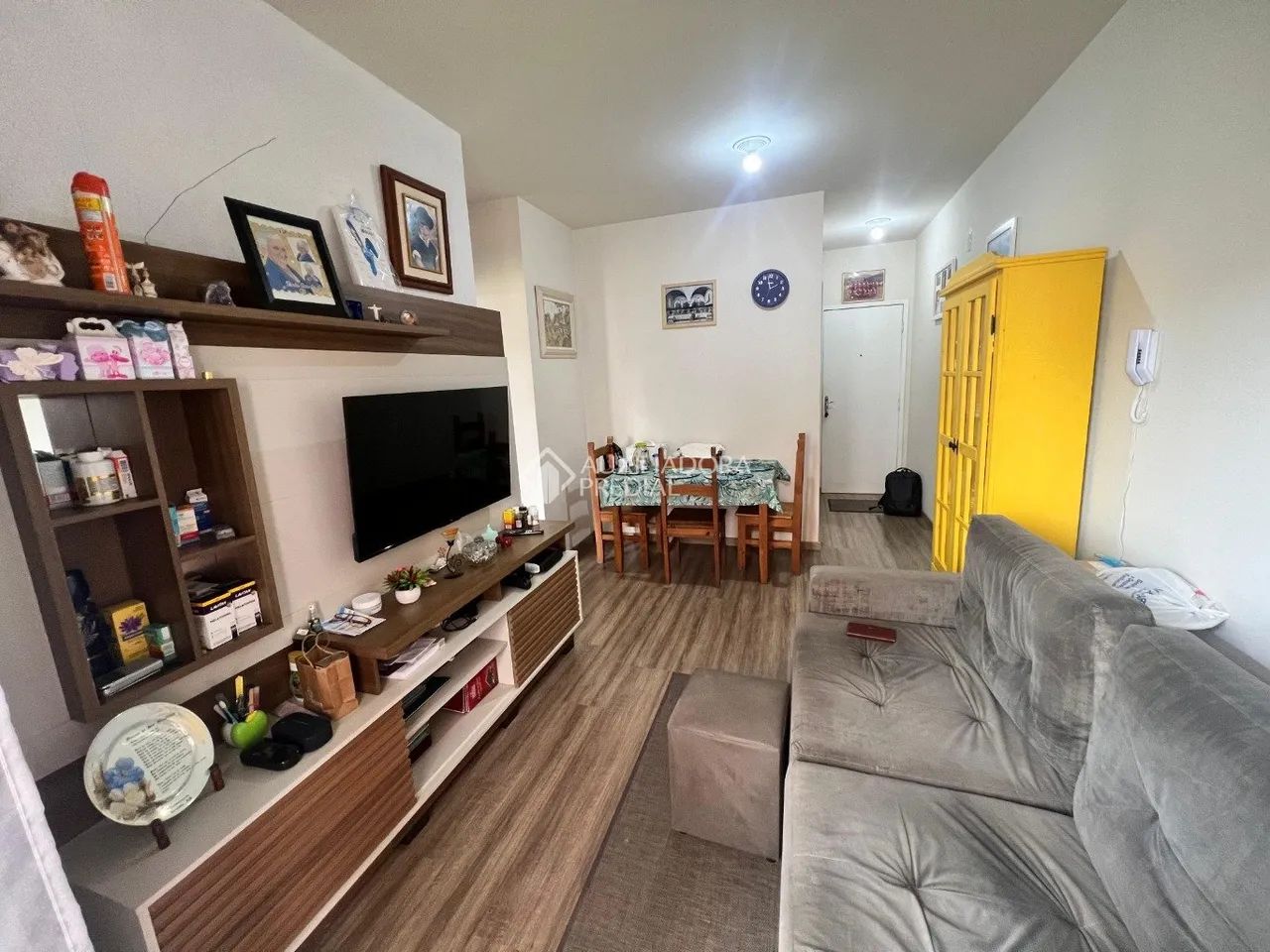 Apto 2 dorm, 1 vg coberta, em Areias, São José - SC