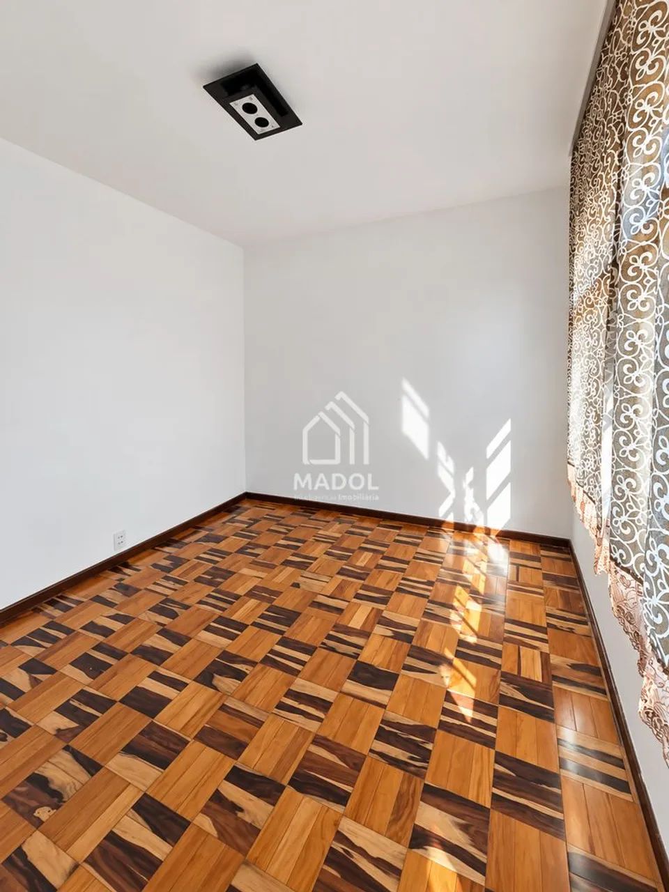 Casa espaçosa com edicula e churrasqueira | Centro | 3.500,00 - Foto 4