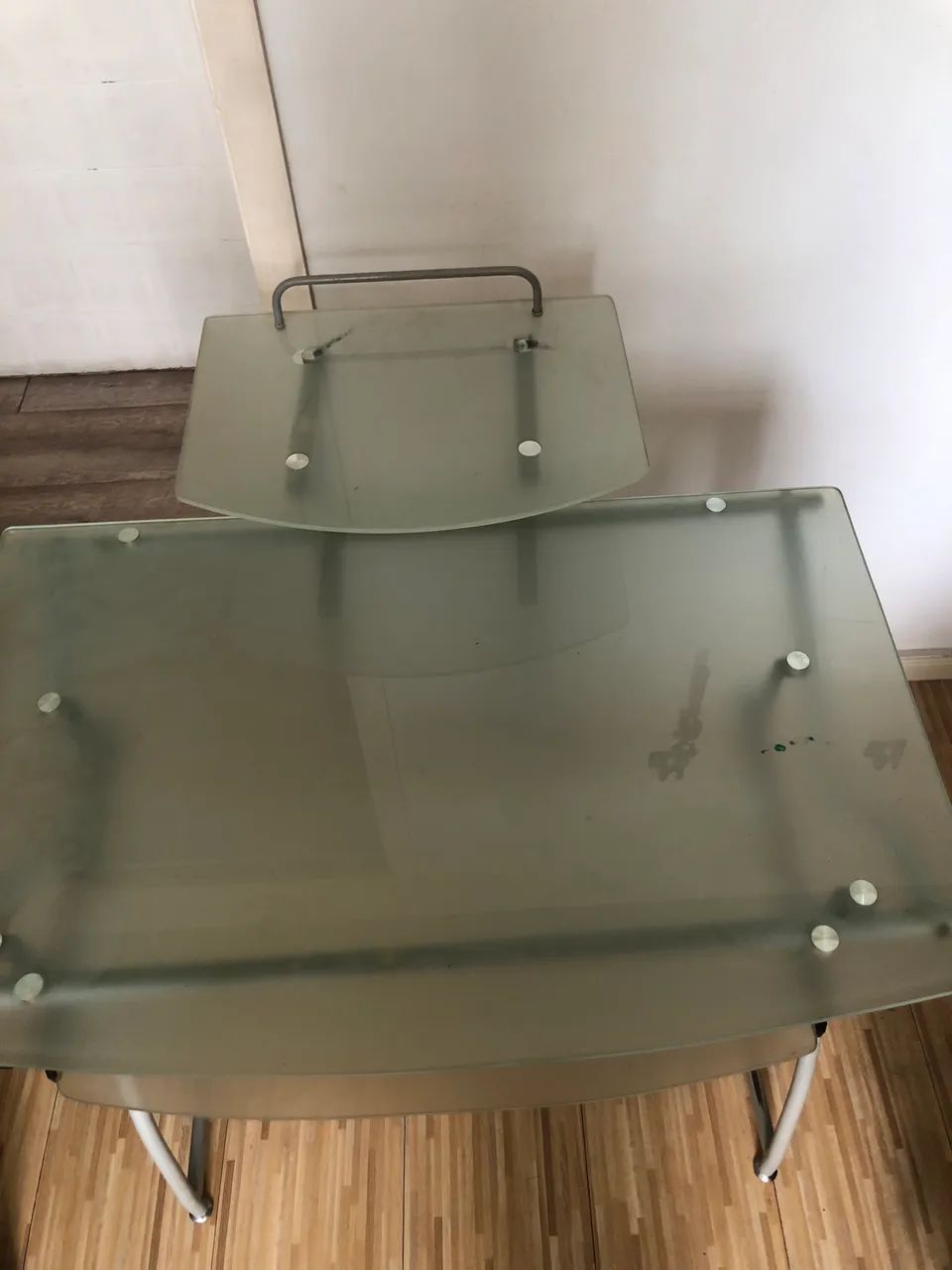 Mesa de Computador em Vidro Temperado e Metal  - Foto 4