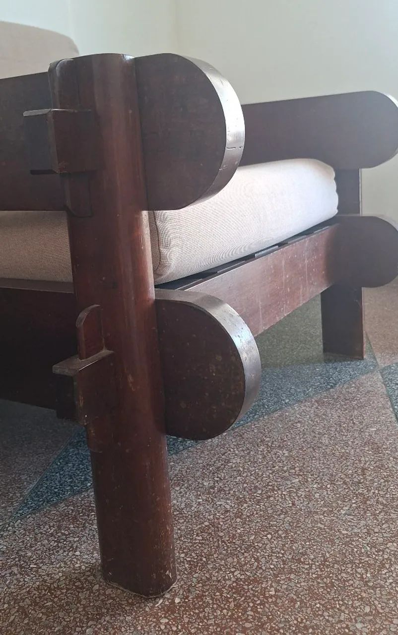 Conjunto com 2 Poltronas + sofa de três lugares, em Madeira Maciça Nobre, Estilo anos 70/8 - Foto 3