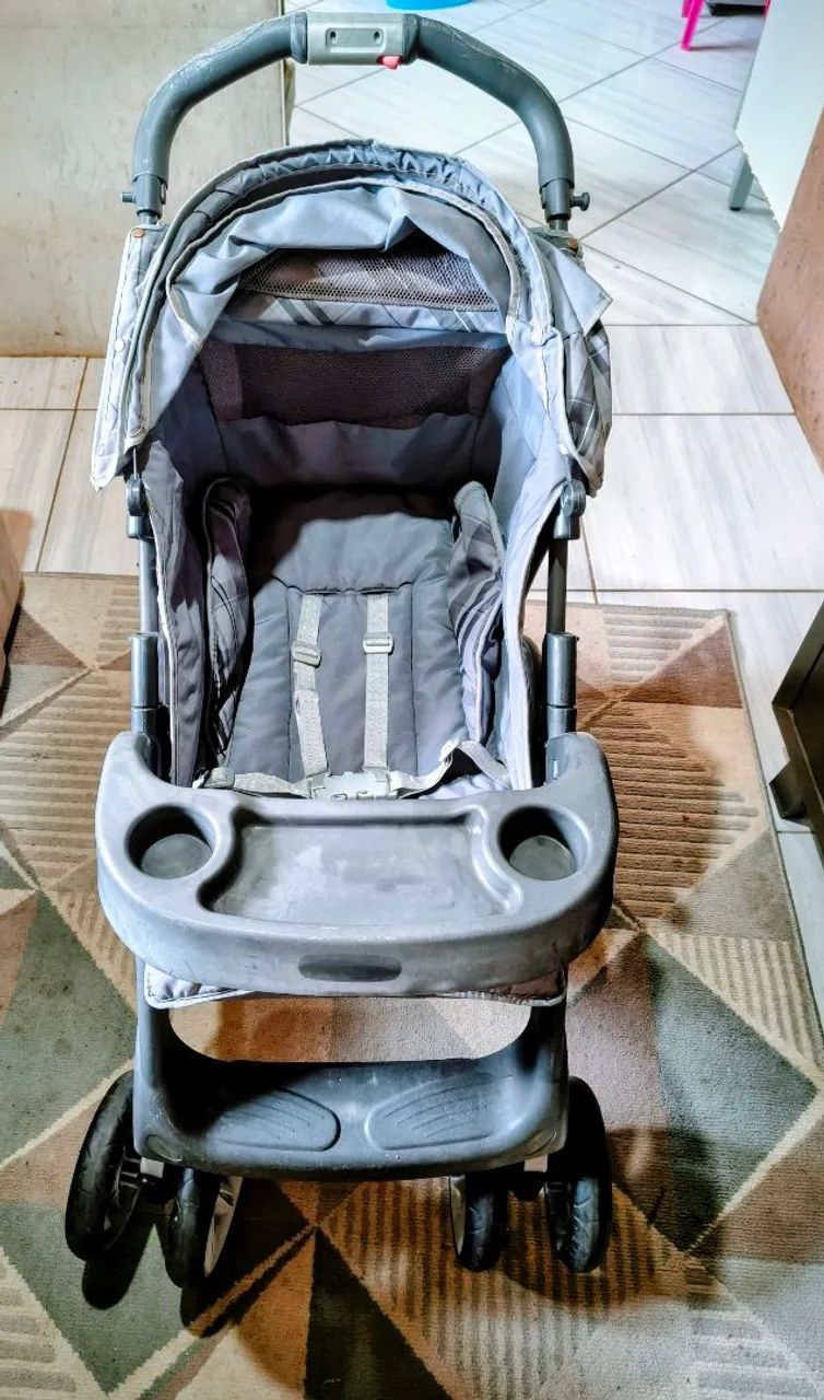 Carrinho de bebê + bebe conforto burigotto