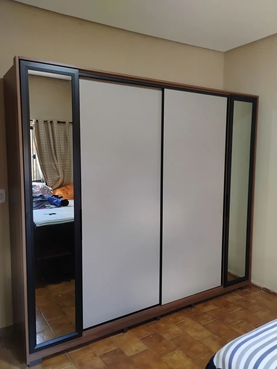 Guarda roupa casal 
