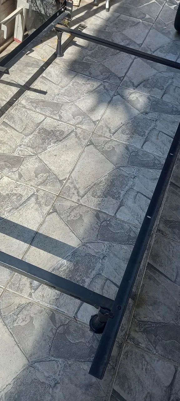 Base de ferro para cama solteiro - Foto 3