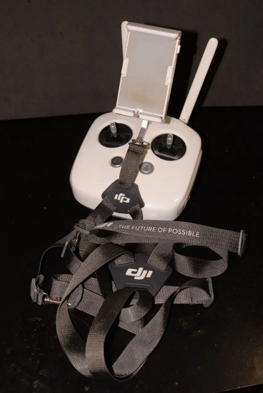 Controle Phantom 4 Pro DJI GL300F + Maleta e Acessórios - Foto 6