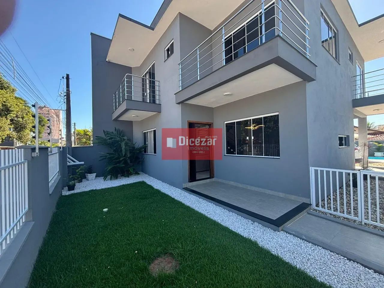 Casa à venda alto padrão, com piscina, mobilada e equipada, com 3 suítes mais um dormitóri - Foto 2