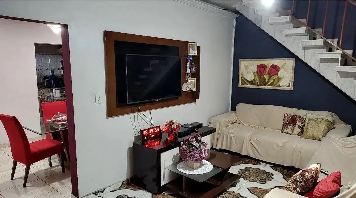 CASA COM 4 QUARTOS EM BANGU