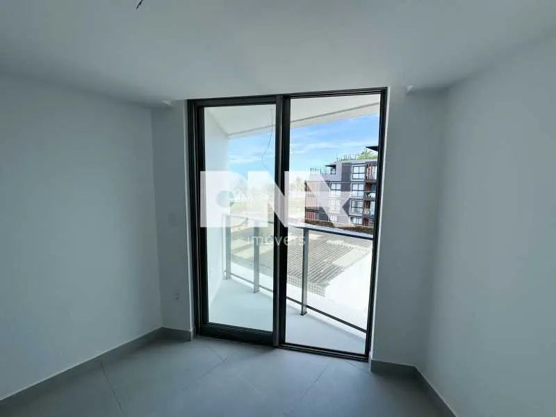 FLAT PRONTO NOVO A VENDA